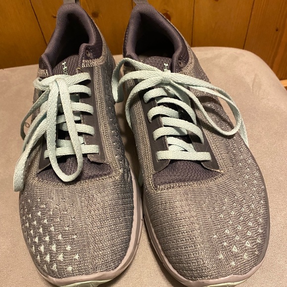Gray Under Amour tennis shoes - Picture 2 of 3